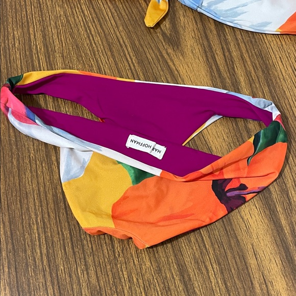 Colorful LadiesSwimwear Set - Picture 2 of 4